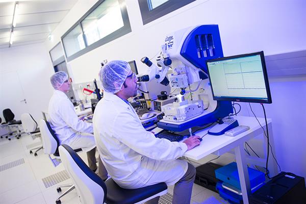 Bild: Die Carinthian Tech Research (CTR) investiert 4,5 Millionen Euro in Forschungsreinraum für Mikrosensorik und Systemintegration ...