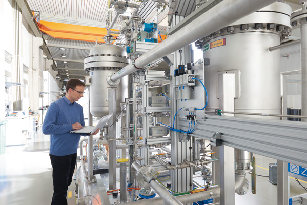 Bild: Das Projektkonsortium H2FUTURE erhält grünes Licht für den Bau der weltweit größten industriellen Wasserstoffpilotanlage in Linz. Mit an Bord: voestalpine, Siemens und Verbund.