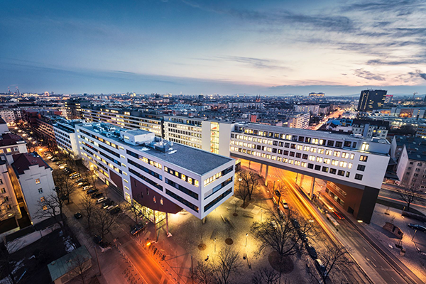 Bild: Lebensräume, die mehr Energie erzeugen, als sie verbrauchen, sind möglich. Die Fachhochschule Technikum Wien forscht an lebenswerten Plus-Energie-Quartieren ...