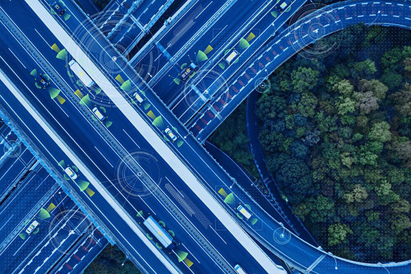 Bild: Ein Forscherteam arbeitet an kompakten Sensoren, die autonomen Fahrzeugen ein 3D-Umgebungsbild liefern und Gefahren erkennen. Geleitet von Infineon Austria bündeln dabei elf Partner ...