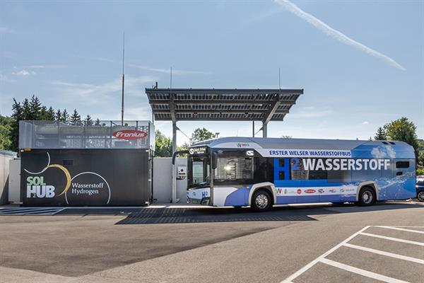 Bild: Oberösterreich testete zwei Wochen lang einen zu 100 Prozent erneuerbar betriebenen Wasserstoffbus. Man sei daran interessiert, Strukturen aufzubauen, die einen Regelbetrieb ermöglichen.