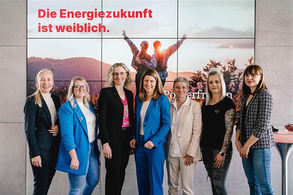 Bild: Der Frauenanteil in Österreichs E-Wirtschaft ist nach wie vor sehr gering. Nun startet das Netzwerk #Powerfrauen mit dem Ziel, mehr Frauen für die Branche zu begeistern.