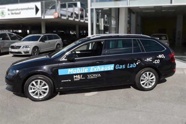 Bild: Das Thema „Schadstoffe und Motoren“ spaltet die Geister. Während die einen ­möglichst keine Leistung opfern wollen, setzen die anderen auf schadstoffarme Antriebe ...