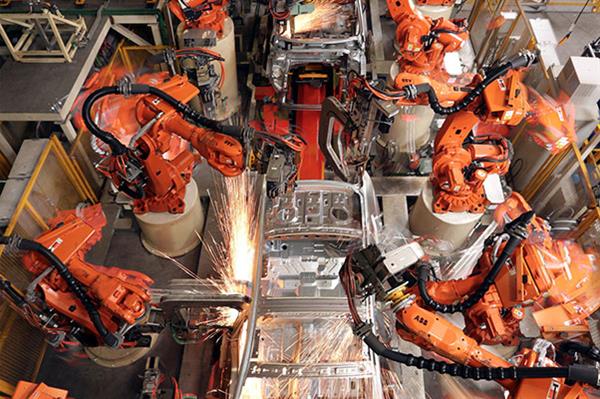 Bild: Roboter werden zunehmend zum vollwertigen Assistenten