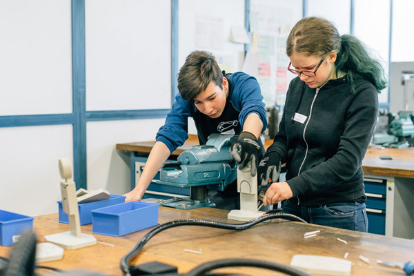 Bild: Eine Region richtet ihren Fokus weiterhin auf die Aus- und Weiterbildung von topqualifizierten Fachkräften sowie auf Forschung & Entwicklung.