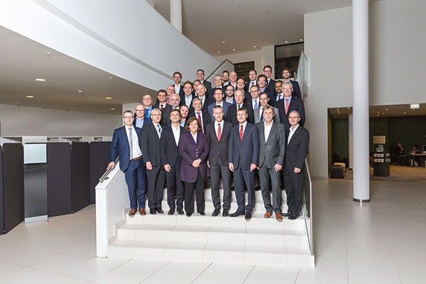 Bild: 19 deutsche Industrieunternehmen wollen gemeinsam das Internet of Things in der Produktion voranbringen und gründen im Jänner 2018 den Nutzerverein MindSphere World ...