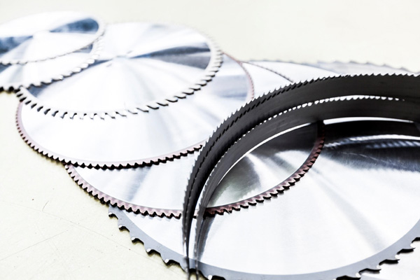 Bild: Intelligente Sägekonzepte sorgen dafür, dass der erste Schritt in der ­Wertschöpfungskette den Grundstein für ein erfolgreiches Endprodukt legt.