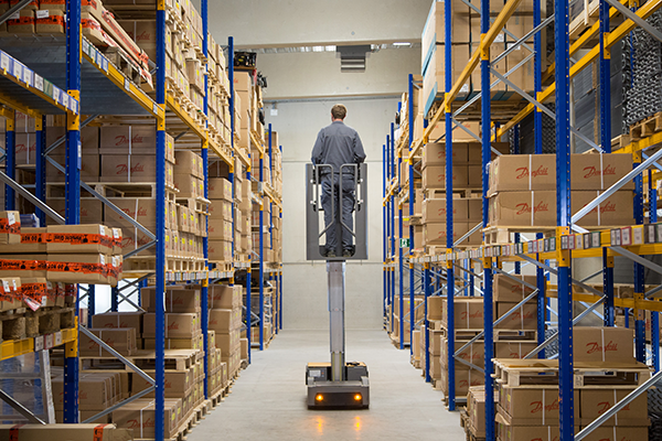 Bild: Auf dem Weg zur KI-gesteuerten Intralogistik