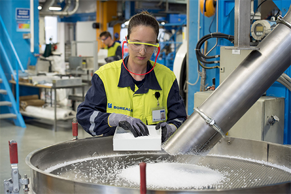 Bild: Neuer Leichtbau mit Borealis: Die erweiterte Produktpalette des führenden Kunststoffherstellers Österreichs kommt in der Automobilindustrie zum Einsatz ...