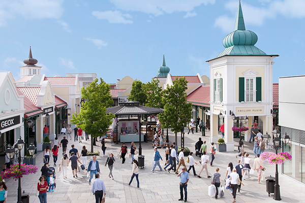 Bild: 61 Millionen Besucher, eine Verkaufsfläche von 36.500 m2 und 160 Fashion Stores – mit dieser Bilanz startet das McArthurGlen Designer Outlet in Parndorf in seinen 20. Geburtstag.