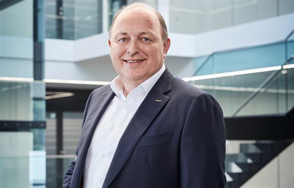 Bild: Der Kranhersteller Palfinger hat mit Andreas Klauser einen neuen Mann an der Spitze. NEW BUSINESS sprach mit dem Oberösterreicher über die neue Herausforderung und die Zukunft.