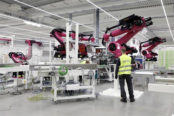 Bild: Hightech hält Einzug ins Rittal Werk