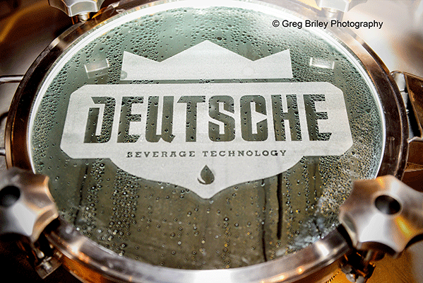 Bild: Selbst das Bier wird digitalisiert. Oder zumindest der Brauprozess. Mit Unterstützung durch die Automatisierung verschaffen sich Craft-Beer-Hersteller die nötige Flexibilität ...