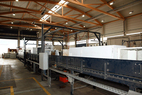 Bild: In Kematen/Ybbs steht eine der modernsten Recyclinganlagen Europas, wo Kühlgeräte, Bildschirme oder Batterien zerlegt und deren Rohstoffe der Industrie zur Verfügung gestellt werden.