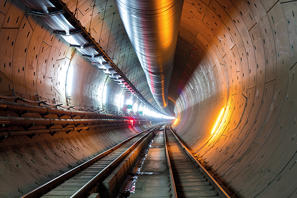 Bild: Hotel Sacher, Wiener Staatsoper, Kraftwerk Kaprun: Die PORR war und ist an unzähligen Großprojekten in Österreich beteiligt.  Heuer feiert das Bauunternehmen sein 150. Firmenjubiläum.
