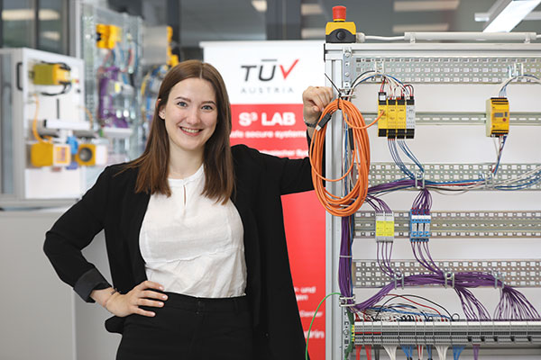 Bild: Alexandra Markis ist Innovation Project Manager und Area Manager Indus­trie 4.0 bei NEXT HORIZON, einem Hightech-Thinktank des Prüf- und Zertifizierungsdienstleisters TÜV AUSTRIA ...