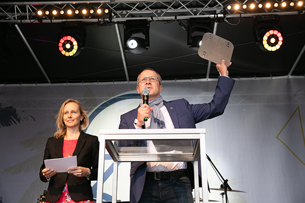 Bild: Seit der Gründung im Jahr 1989 hat sich die Rieder FACC AG vom innovativen Start-up zu einem weltweit führenden Technologiekonzern der Aerospace-Industrie entwickelt. 