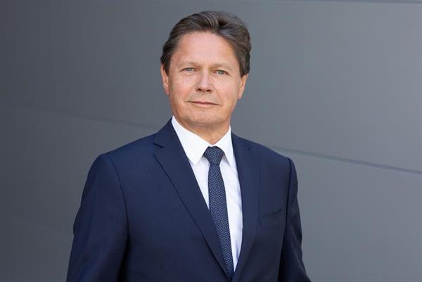 Bild: Das Jahrzehnt der E-Mobilität wurde mit einem Neustart eingeläutet: Der Verein AMP wird zehn Jahre nach seiner Gründung auch für den Gesamtmarkt geöffnet.