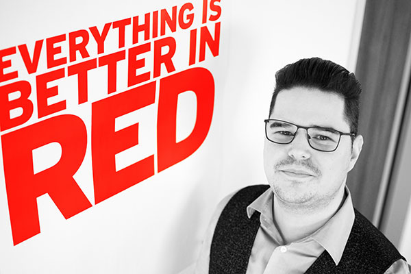 Bild: Keine Sorge, dieses Interview hat nichts mit blutiger Rache zu tun.  Im Gegenteil: Wir haben mit dem sympathischen Udo Urbantschitsch ein ­Gespräch über Open Source geführt ...