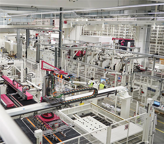 Bild: Rittal hat als eines der ersten Industrieunternehmen die 5G-Frequenzzuteilung erhalten. Noch in diesem Jahr soll ein privates 5G-Mobilfunknetz im neuen Werk in Haiger installiert werden ...