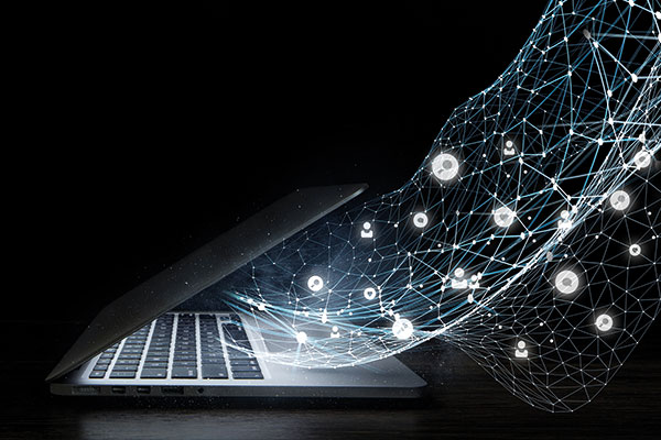 Bild: Virtuell und remote lautet die Zauberformel, die einen beachtlichen Teil der Arbeitswelt seit COVID-19 am Laufen hält. Digital Workplaces haben sich in Windeseile im Geschäftsalltag  etabliert ...