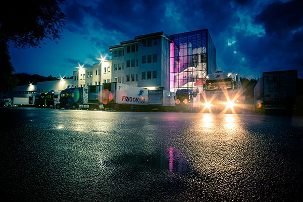 Bild: Wer bringt auch in Krisenzeiten täglich frische Lebensmittel in die Zentrallager der Lebensmittelketten sowie bis in die hintersten Gebirgstäler? ­