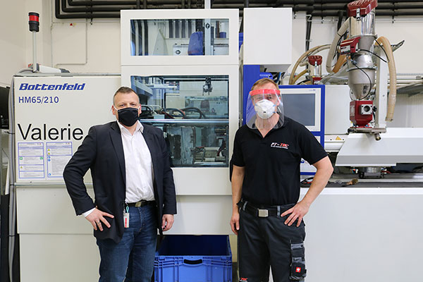 Bild: Die Neutaler Technologieunternehmensgruppe FT-TEC produziert seit April Gesichtsschutzschilder für ganz Europa. Die Art der Herstellung hebt sich von der Konkurrenz ab.