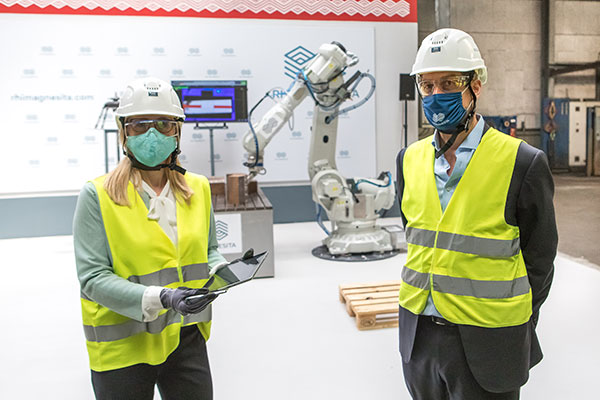 Bild: Weltmarktführer RHI Magnesita investiert 50 Millionen Euro in einen historischen Meilenstein. Bei laufendem Betrieb soll am Kärntner Standort Radenthein ...