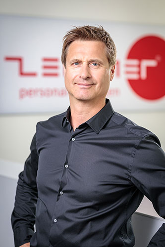 Bild: Vom einfachen Tiroler Buben zum Millionen-Unternehmer: Zum 20-jährigen Firmenjubiläum seines Personalunternehmens blickt Ernst Zellner auf eine turbulente Erfolgsgeschichte zurück.