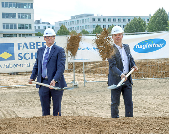 Bild: Der Hygienespezialist Hagleitner verdreifacht die Kapazitäten seines Spenderwerks in Zell am See und errichtet eine eigene Deutschland-Zentrale in Frankfurt am Main.