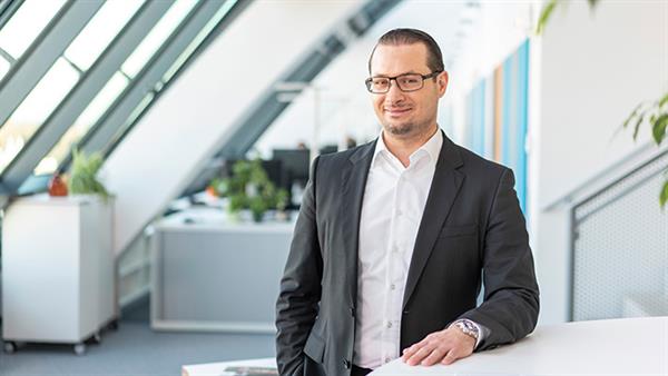 Bild: Wer auf Dauer erfolgreich sein will, der braucht ein gutes Team. Das gilt im Motorsport genauso wie in der Entwicklung von Produkten oder der digitalen Transformation ...