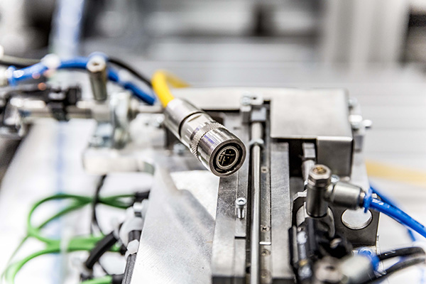 Bild: Maschinen- und Anlagenbauer, die den Weg der Digitalisierung und des IIoT einschlagen, sind sich oft nicht sicher, wie sie es angehen sollen ...