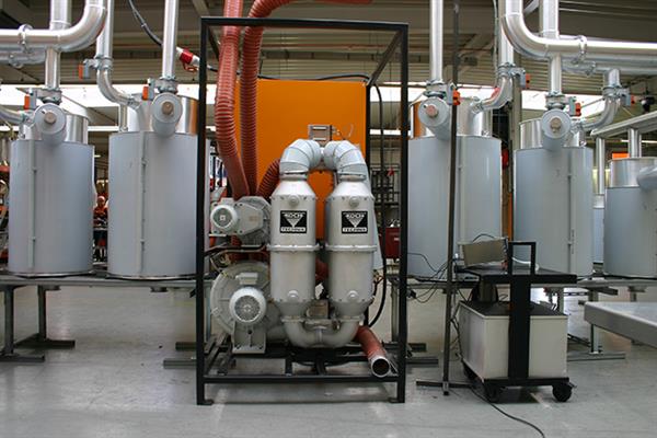 Bild: Ventilatoren sorgen für trockenes Granulat