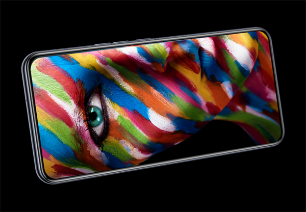 Bild: Axon 20 4G – No notch, no cry?