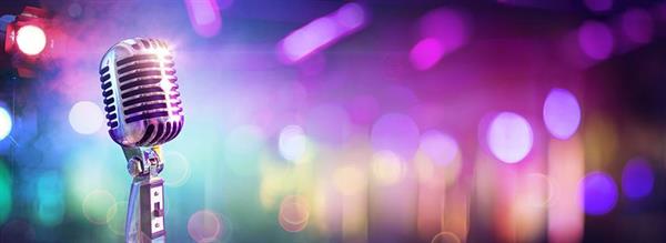 Bild: Seit einem Jahr hagelt es Absagen vom Eventhimmel. Wie sich die Veranstaltungsbranche neu erfinden musste und wie ein Schutzschirm helfen will, Veranstalter nicht mehr im Regen stehen zu lassen. 