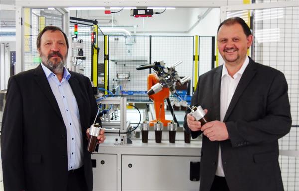 Bild: 100.000ster Sensor für intelligente Stromnetze geliefert