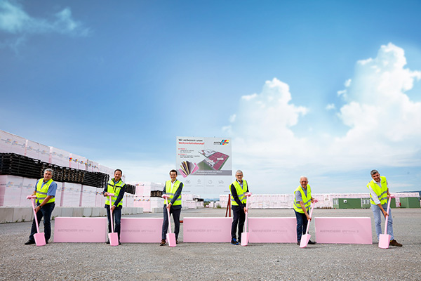 Bild: Der Dämmstoffpionier Austrotherm investiert 10 Millionen Euro in die nachhaltige Zukunft seiner burgenländischen Produktions- standorte Pinkafeld und Purbach.