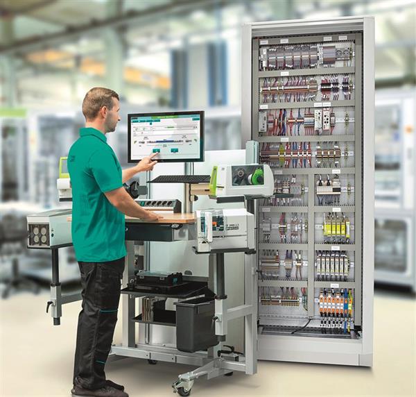 Bild: Unterstützung im Schaltschrankbau