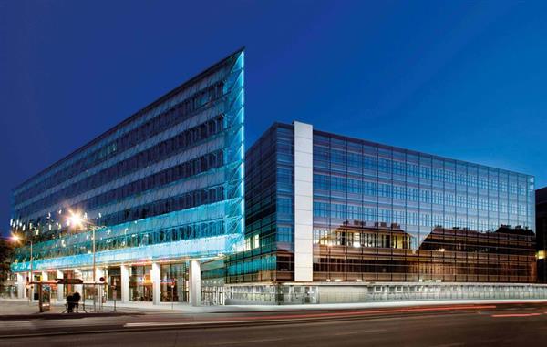 Bild: Karl Sagmeister, Geschäftsführer von Schneider Electric, spricht darüber, warum Technologie bei der Nachhaltigkeit hilft, dass offene Strukturen mehr Erfolg versprechen ...