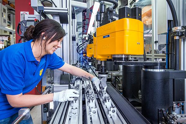 Bild: Der Salzburger Beschlägehersteller MACO konnte im Coronajahr den höchsten Umsatz in der über 60-jährigen Unternehmensgeschichte erzielen und investiert in zahlreiche Innovationsprojekte.