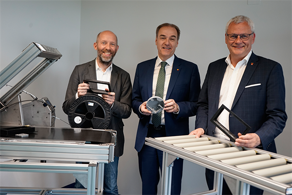 Bild: Forschungsaktivitäten vorantreiben, Synergien besser nutzen und ein Kompetenzzentrum im Bereich Digitalisierung schaffen – dafür steht das neue Informatikum der Forschung Burgenland.