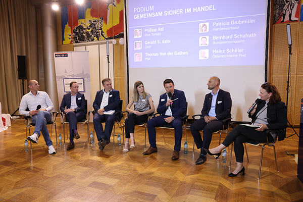 Bild: Cyberresilienz stärken. E-Commerce Fraud verhindern. Blackout-Prävention ­forcieren. Das waren die Eckpunkte, die Ende Mai beim Sicherheitsgipfels ...