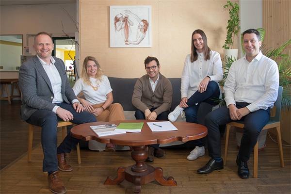 Bild: Das holzverarbeitende Tiroler Familienunternehmen Pfeifer hat Innovation fest in seiner Gesamtstrategie verankert. Sichtbares  Zeichen dafür ist der im Juni 2021 gegründete Innovation Hub. 