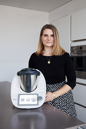 Bild: Der Direktvertrieb boomt in Österreich. Er ist die persönlichste Art, ­Produkte an Frau oder Mann zu bringen. Direktberaterinnen und ­Direktberater sind ganz nah am Kunden ...