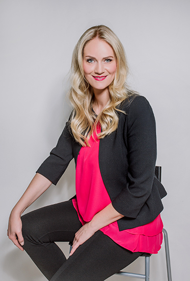 Bild: Bei der achten HR Inside Summit begeisterte Jessica Lackner ein riesiges Publikum. Wir haben die Speakerin, Autorin und Business-️Coach unter vier virtuellen Augen gesprochen.