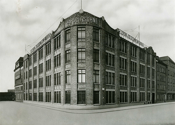 Bild: Seit Ende des 19. Jahrhunderts ist Kapsch Innovator und technologischer Pionier zugleich und hat sich vom einstigen Telefon- und Telegrafenbauer zum Weltmarktführer ...