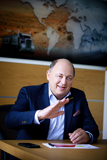 Bild: PALFINGER hat sich in den vergangenen Jahren sehr intensiv mit den ­bestehenden sowie kommenden Herausforderungen auseinandergesetzt und Vorbereitungen getroffen ...