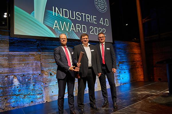 Bild: In diesem Jahr gewinnt Rittal den „Industrie 4.0 Award 2022“ der Unternehmensberatung ROI-EFESO für die Digitalisierung der Fertigung im Werk Haiger mit der Schwestergesellschaft German Edge Cloud.