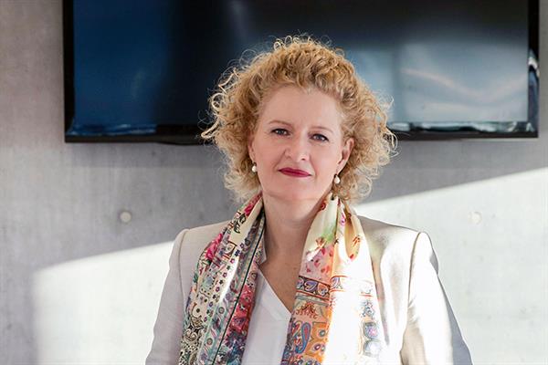 Bild: Barbara Stöttinger, Dekanin der WU Executive Academy, hat sich angesehen, welche Skills und welches Mindset Führungskräfte im Jahr 2023 am meisten brauchen werden.