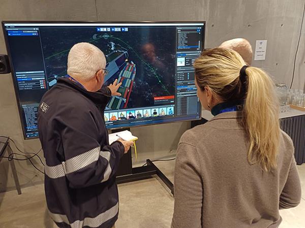 Bild: Eine Passagierfähre und ein Containerschiff kollidieren und lösen eine weitreichende Umweltkatastrophe aus. Das war das Übungsszenario der DBX EU MODEX on Marine Pollution ...